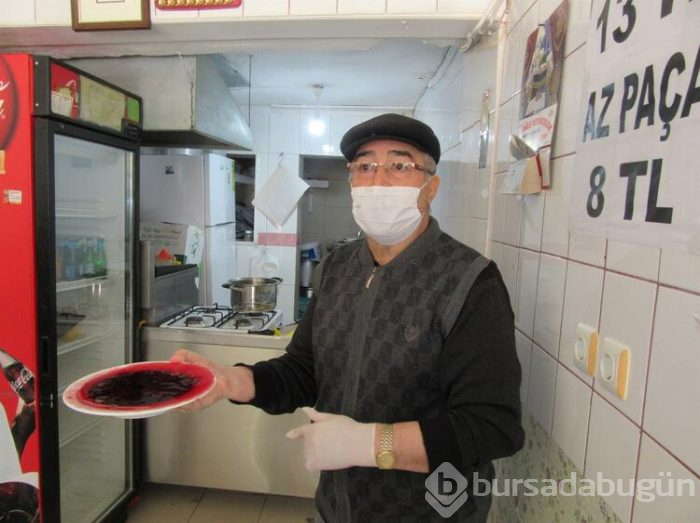 Vazgeçilmez tatlı 'vişneli ekmek kadayıfı'