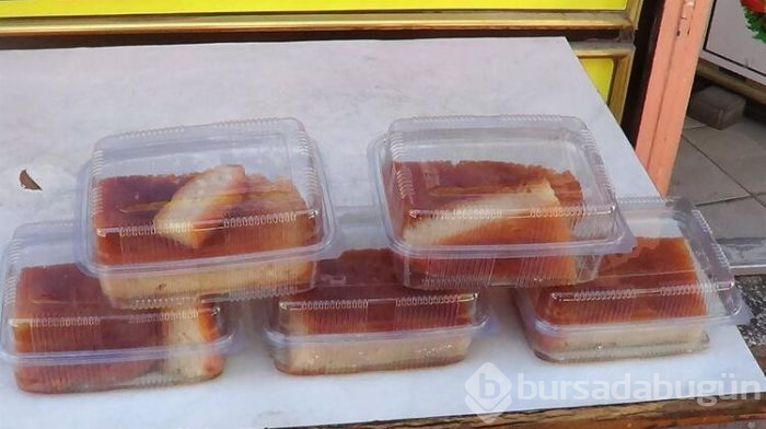 Vazgeçilmez tatlı 'vişneli ekmek kadayıfı'