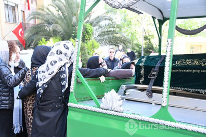 Nur Yerlitaş gözyaşları içinde son yolculuğuna uğurlandı