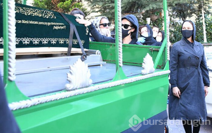 Nur Yerlitaş gözyaşları içinde son yolculuğuna uğurlandı