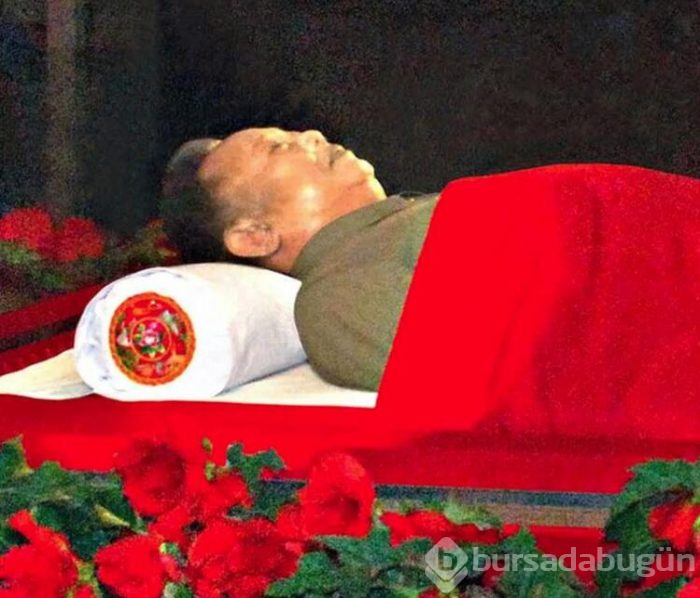 O görüntü olay yarattı! Kim Jong-Un tabutta!
