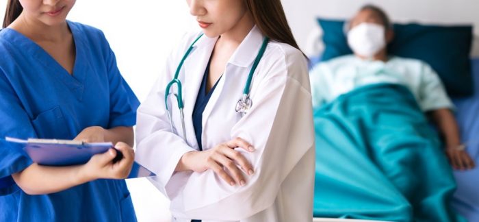 Erkek koronavirüs hastalarına kadınlık hormonu uygulanıyor