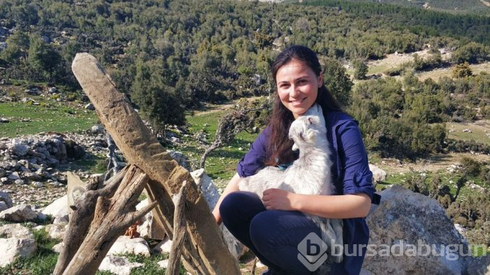 Yörük kızı Büşra, imkansızlıklar içinde doğayı resimleriyle süslüyor