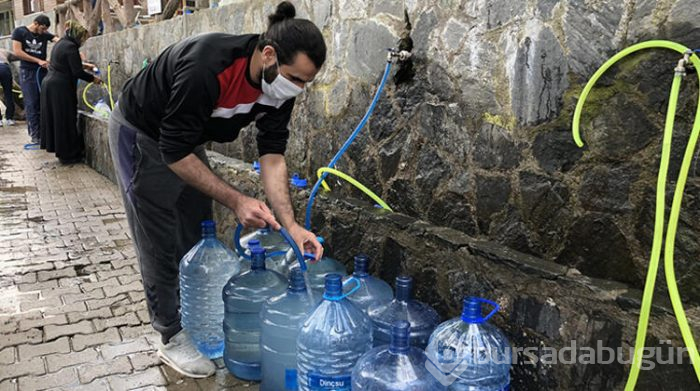 Bursa'da yasak öncesi yine uzun kuyruklar oluştu