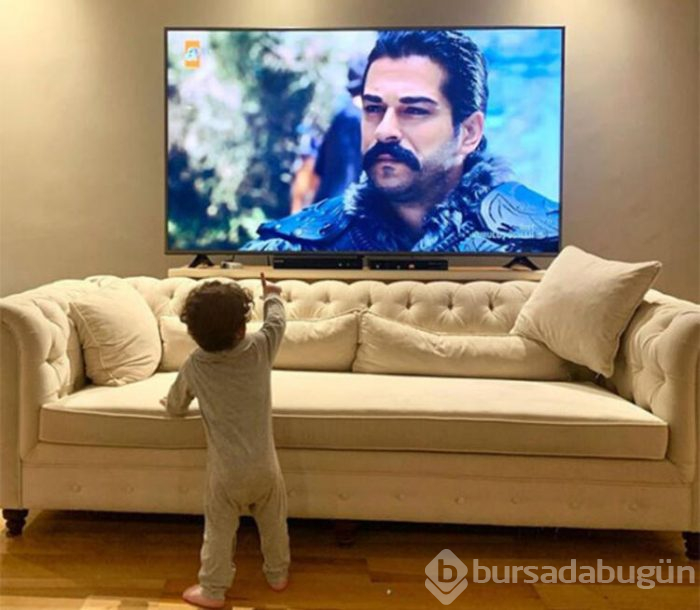 Burak Özçivit birçok aileye yardım etti!