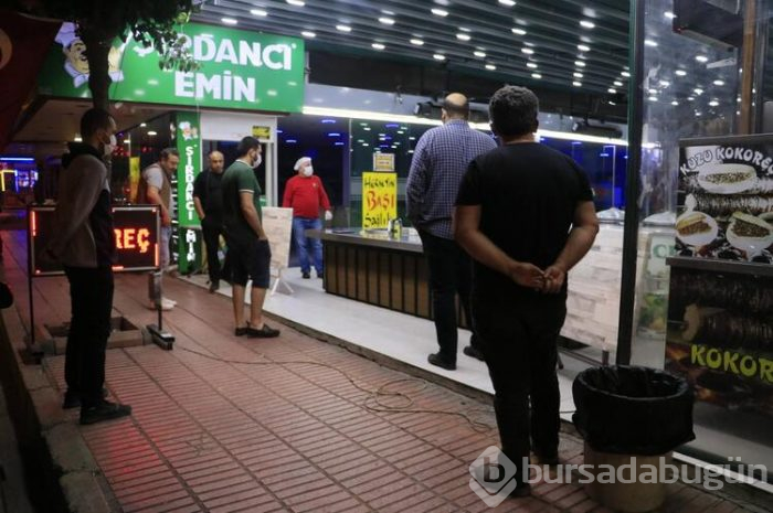 Sokağa çıkma yasağı geldi, Adanalılar şırdancılara akın etti! 