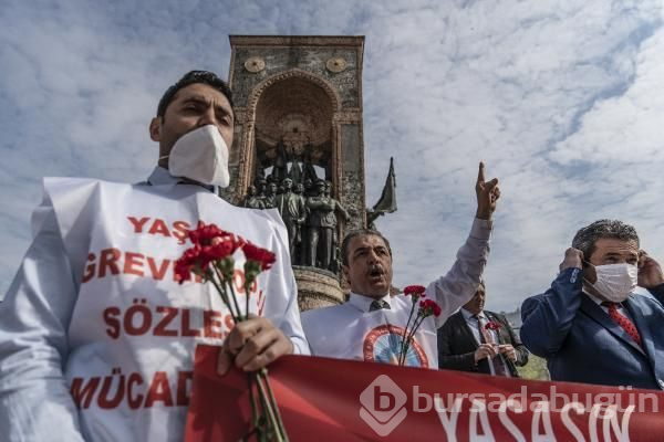 Taksim Cumhuriyet Anıtı'na sendikalardan çelenk