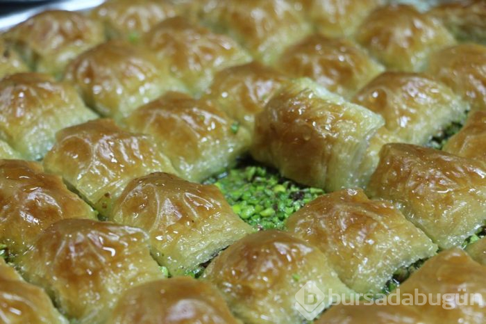 Baklavacılar ne yasak ne de bayram dinliyor