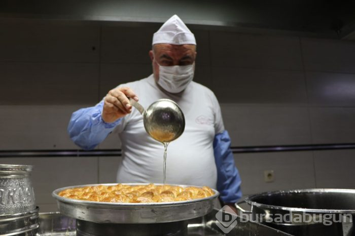 Baklavacılar ne yasak ne de bayram dinliyor