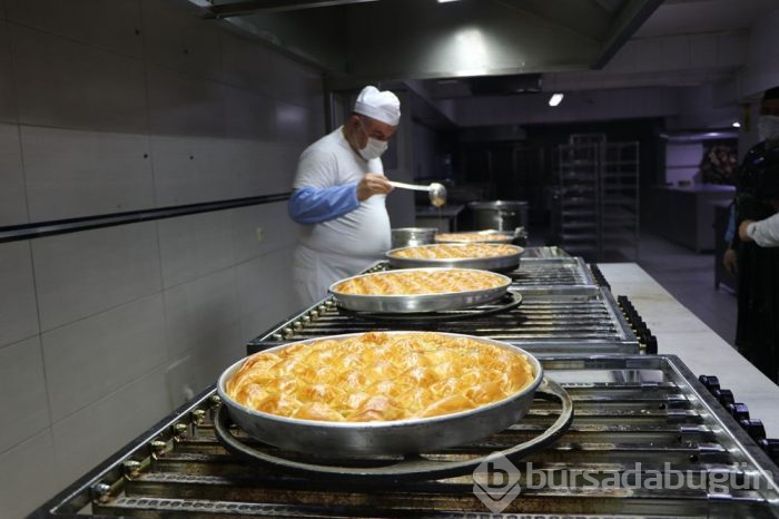 Baklavacılar ne yasak ne de bayram dinliyor