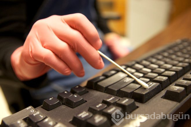 Fotoğraf çektiğimizde  göz bebeklerimiz neden kırmızı çıkıyor? 