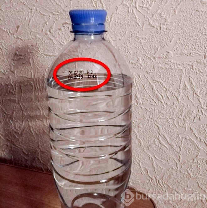 Fotoğraf çektiğimizde  göz bebeklerimiz neden kırmızı çıkıyor? 