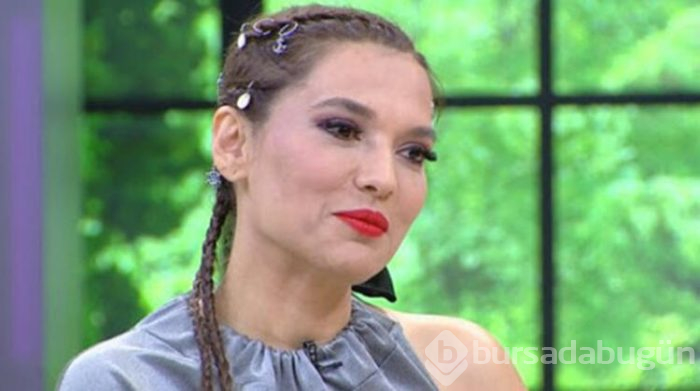 Demet Akalın taksicilere yardım etti 