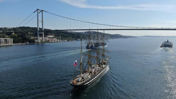 Dünyanın ikinci büyük yelkenli eğitim gemisi tekrar Boğaz'dan geçti