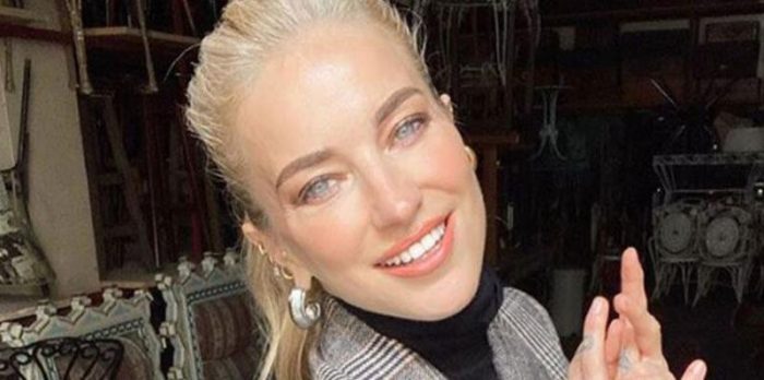 Burcu Esmersoy'dan karantinada dans 