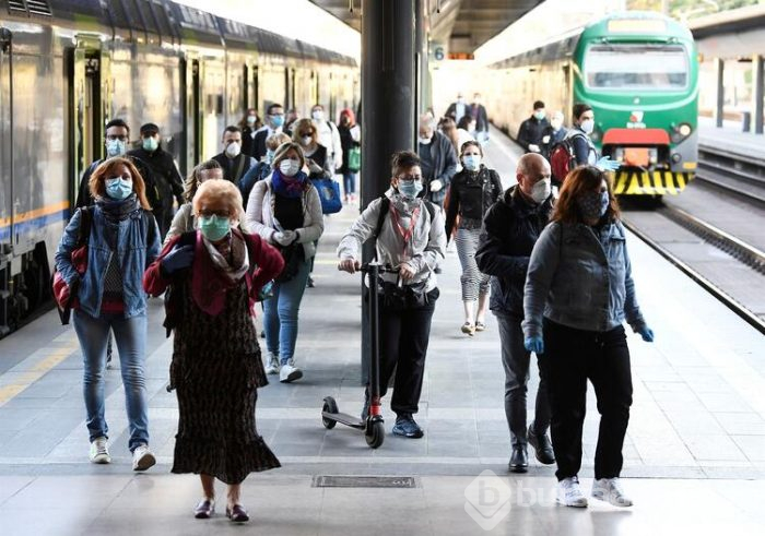 İtalya'da sokağa çıkma kısıtlamaları bugünden itibaren kalkıyor 