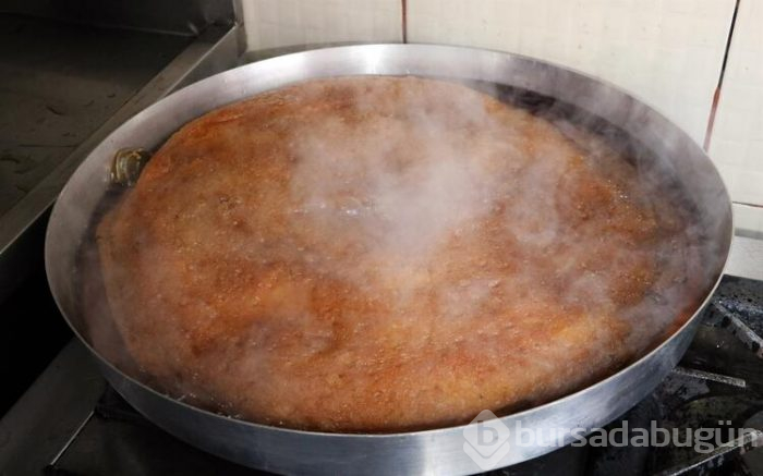 Yozgat'ta iftar sofralarının vazgeçilmezi 'ekmek kadayıfı'