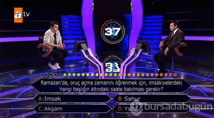 İftar sorusunu bilemeyince tepki yağmuruna tutuldu