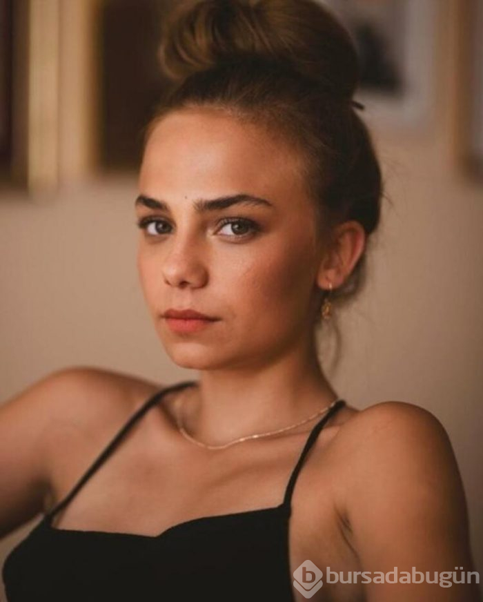 Bahar Şahin yeni yaşını evde kutladı 