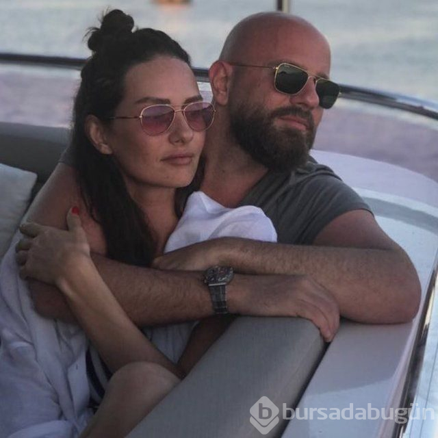 Jessica Alba, Yasemin Özilhan'ı takip etmeye başladı 