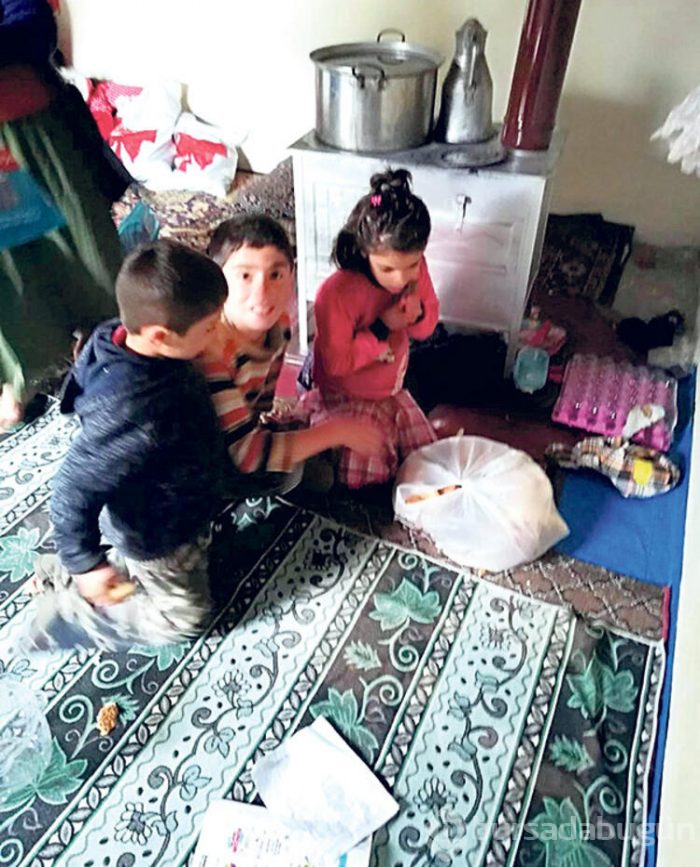 Hatice Şendil erzak dağıttı