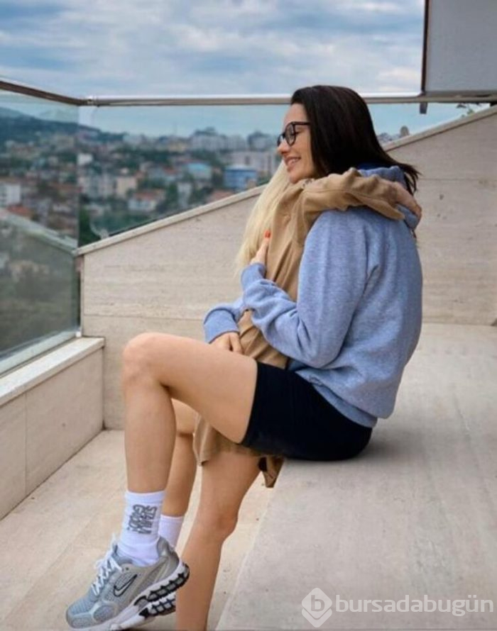 Yasemin Özilhan terasta