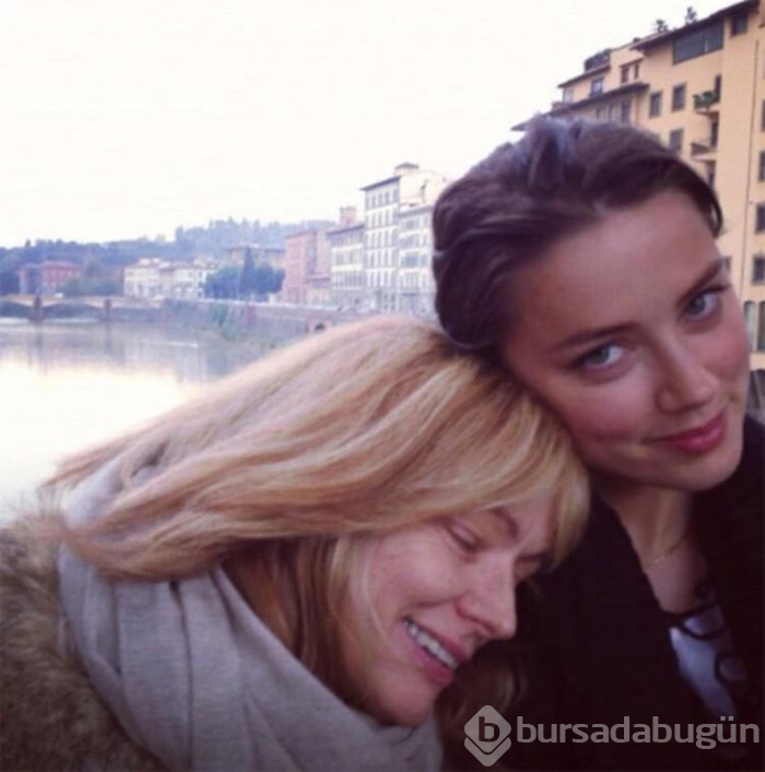  Amber Heard, annesi Paige Heard'ü kaybetti