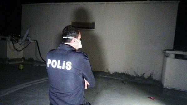 Teras katı bölen duvardan düşen Nazlı, ağır yaralandı