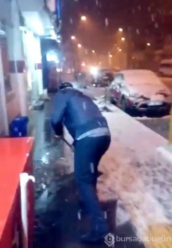 Mayıs ayında akşam saatlerinde lapa lapa kar!