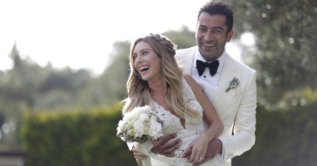 Sinem Kobal ve Kenan İmirzalıoğlu çifti bebeklerinin cinsiyetini açıkladı