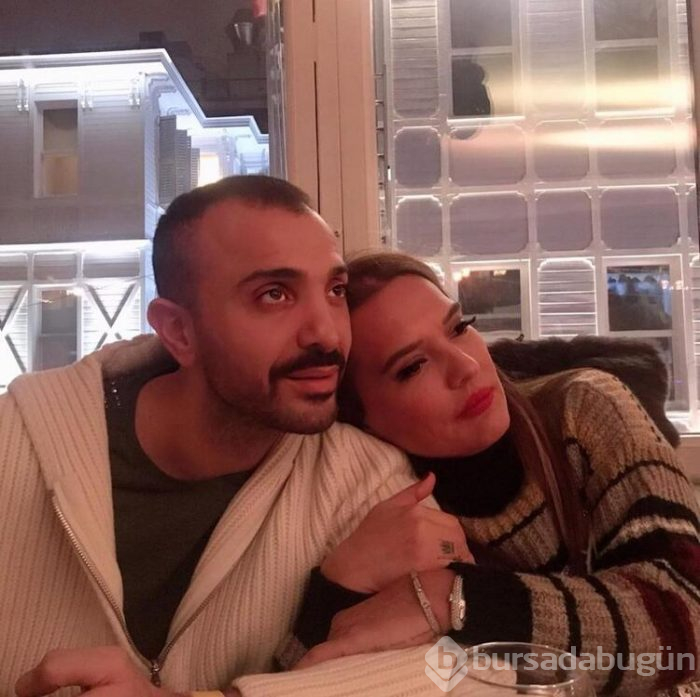 Demet Akalın, 9. yıllarını kutladı