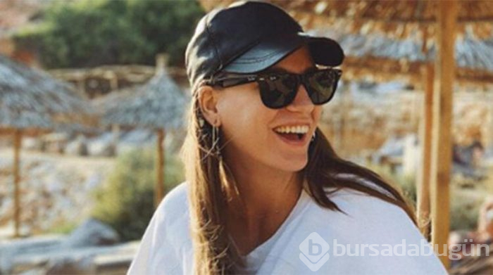 Serenay Sarıkaya  91 bin 441 lirayı tek kareye sığdırdı