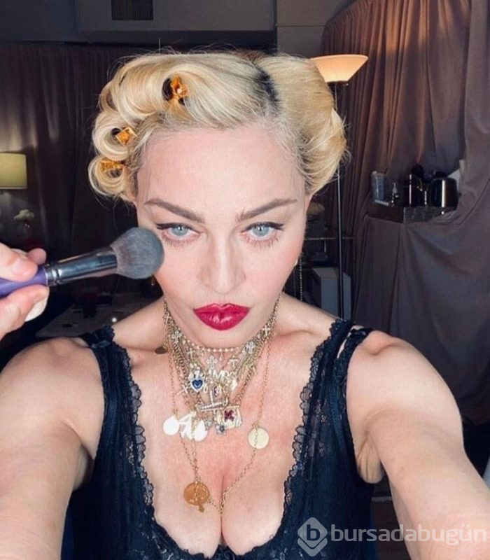 Madonna'dan olay yaratan banyo paylaşımı