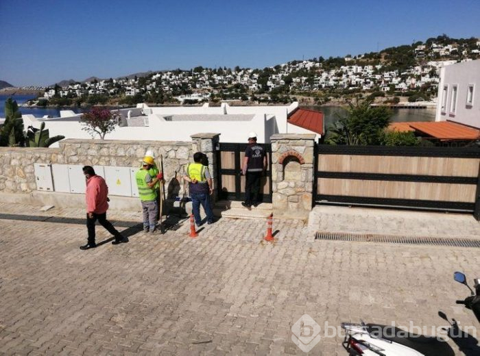 Yılmaz Özdil'in villası yıkılıyor!