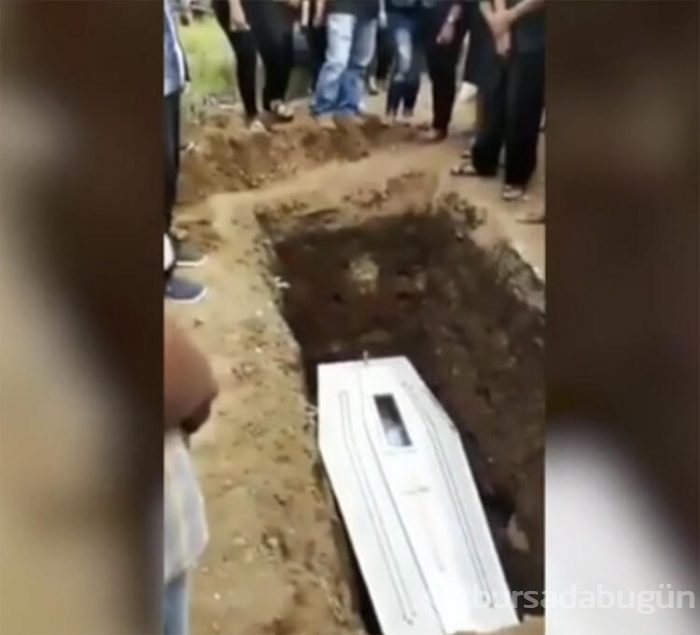 Cenazede akıl almaz olay! Ceset hareket etti