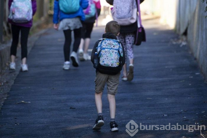 800 bin çocuk yeniden okullarına döndü