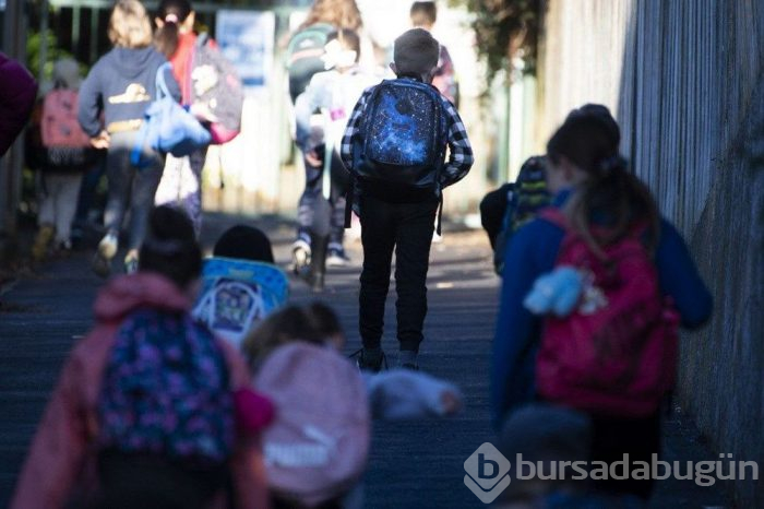 800 bin çocuk yeniden okullarına döndü