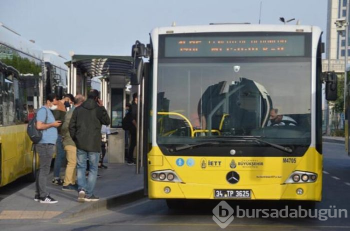 Sokağa çıkma kısıtlaması sona erdi, vatandaşlar yollara döküldü