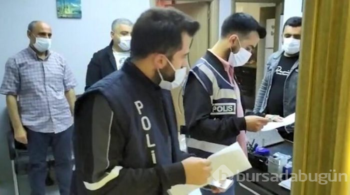 Esenyurt'ta sahte seyahat belgesi baskını
