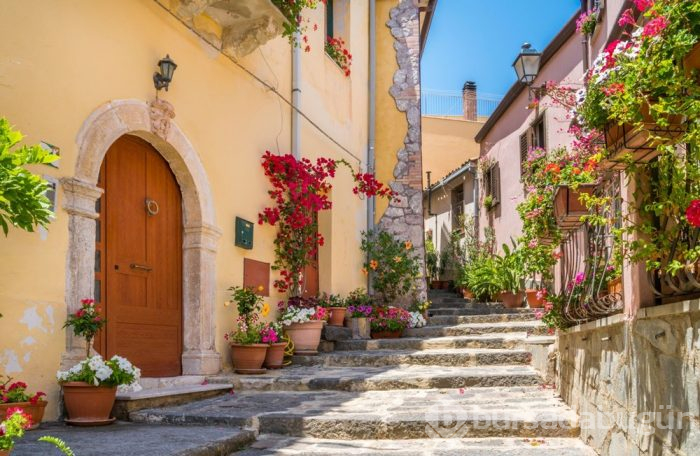 Bu ülkeler koronavrüsten sonra orada tatil yapmanız için size para verecek!