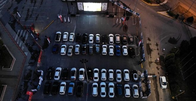 Karantinada bunalan İstanbullular, açık hava sinemasında buluştu