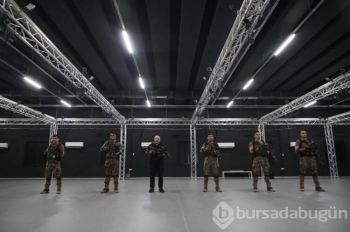 Bakan Varank, sanal operasyona katıldı
