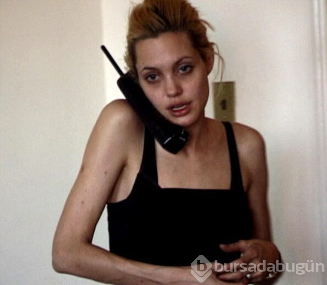 Dünyanın en güzel kadınlarından olan Angelina Jolie yıllara meydan okuyor