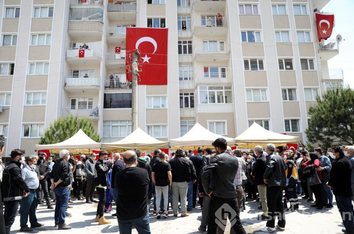 Bursa'da şehidin oğlundan asker selamı