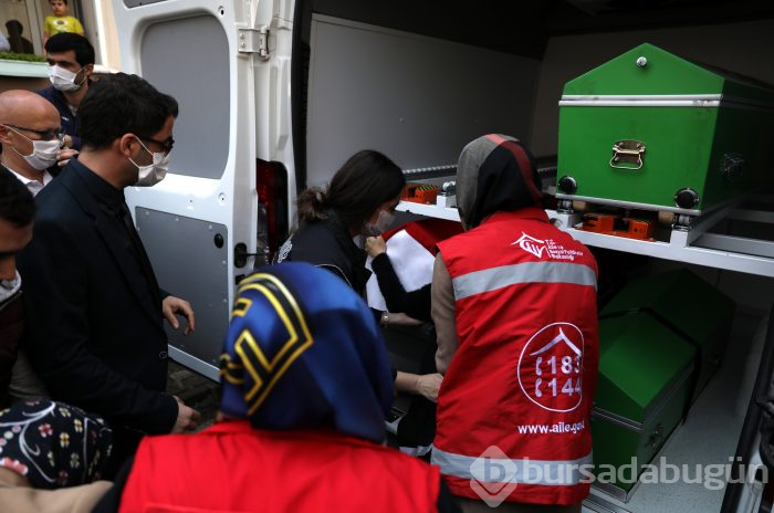 Bursa'da şehidin oğlundan asker selamı