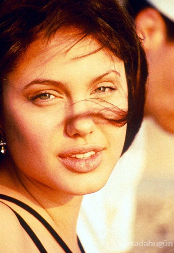 45. yaşına özel 45 fotoğrafla Angelina Jolie