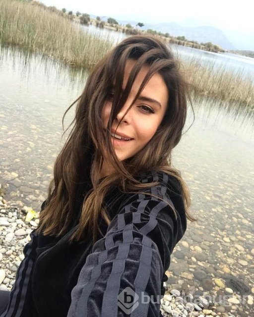 Simge Sağın: Benim adımla erotik fotoğraflar yolluyorlar