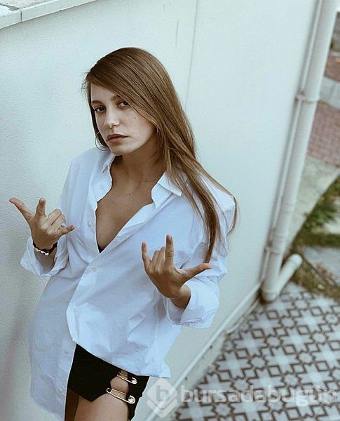 Serenay Sarıkaya'nın ''Bu pozunun maliyeti dudak uçuklattı''