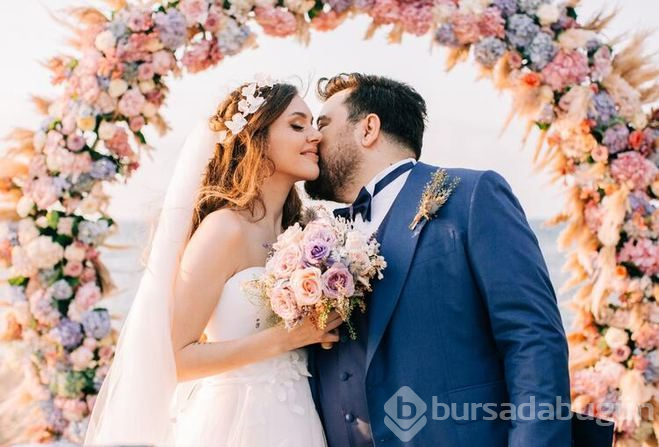 Berfu Yenenler: İyi ki birbirimizi bulduk! Sana çok aşığım
