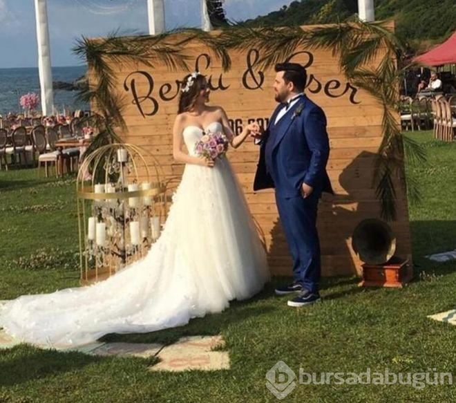 Berfu Yenenler: İyi ki birbirimizi bulduk! Sana çok aşığım
